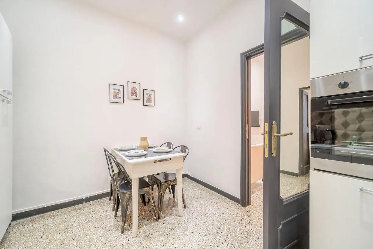 Central & Lovely Apartment In Genova - Netflix! 0*,  Italia